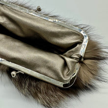 Charger l'image dans la galerie, Pochette en fourrure