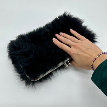 Charger l'image dans la galerie, Pochette en fourrure