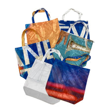 Charger l'image dans la galerie, Tote bag drapeau/oriflamme